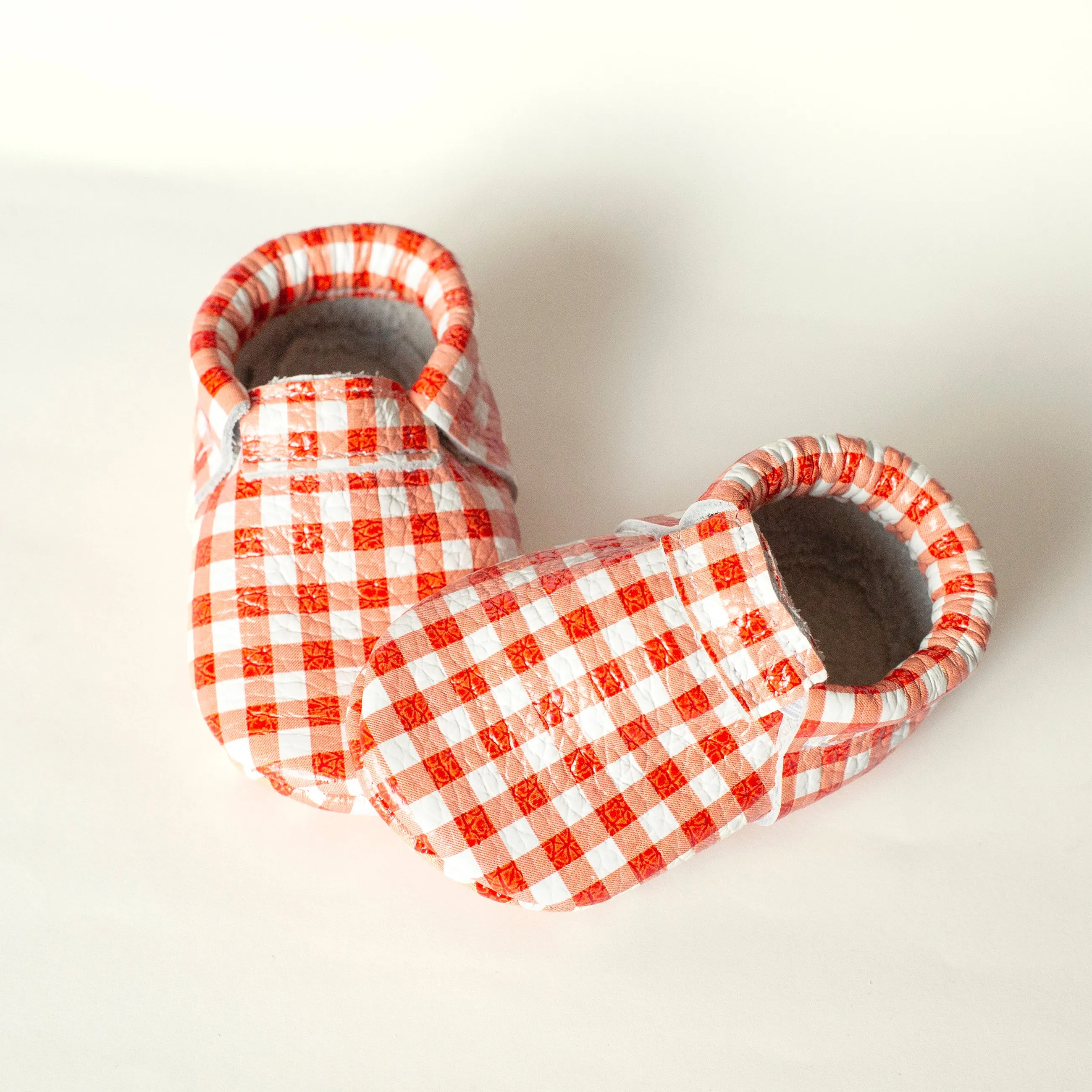 Gingham child shoes, checked pattern, newborn moccasins